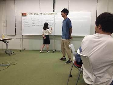 画像に含まれている可能性があるもの:1人、立ってる