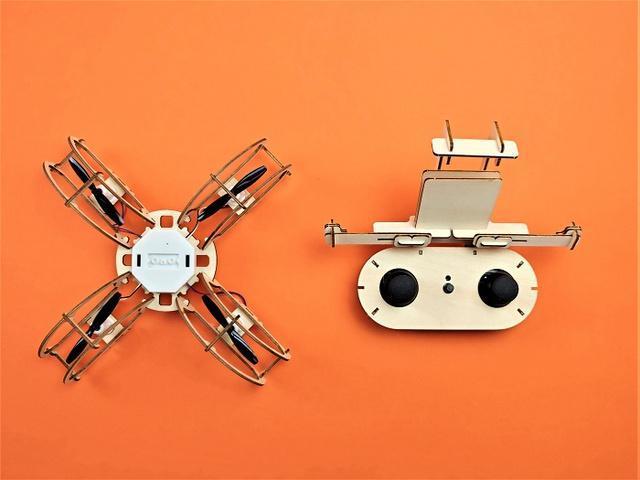 自分で組み立てて飛ばそう！空撮やプログラミングもできる木製ドローン