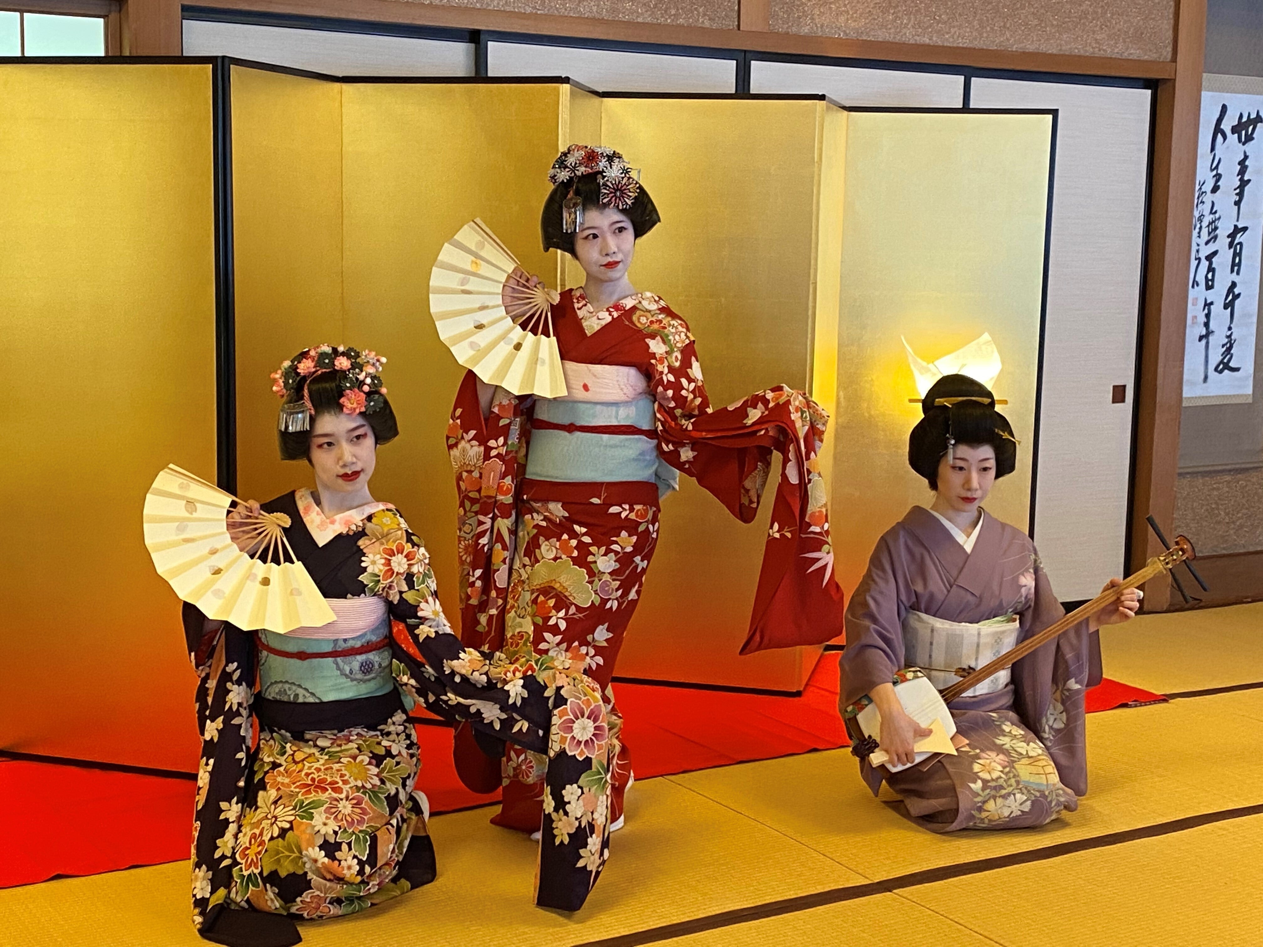 コロナに負けない 秋田の老舗料亭濱乃家の きりたんぽ を味わっていただきたい Campfire キャンプファイヤー
