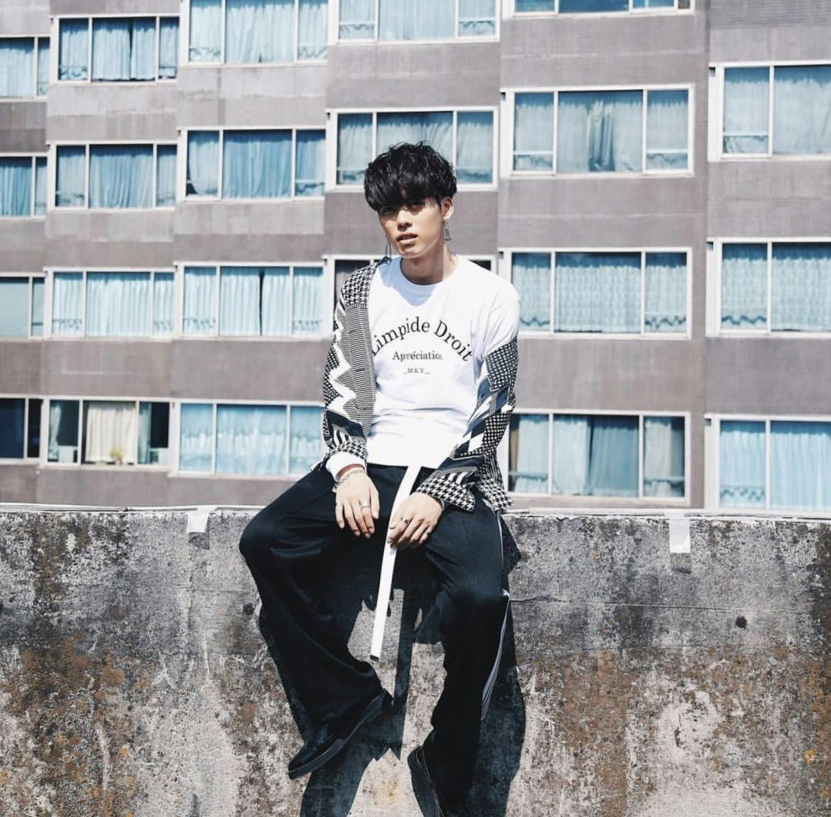 18歳の高校生が作ったアパレルブランド Helloapril Campfire キャンプファイヤー 18歳の高校生が作ったアパレルブランド Helloapril Campfire キャンプファイヤー