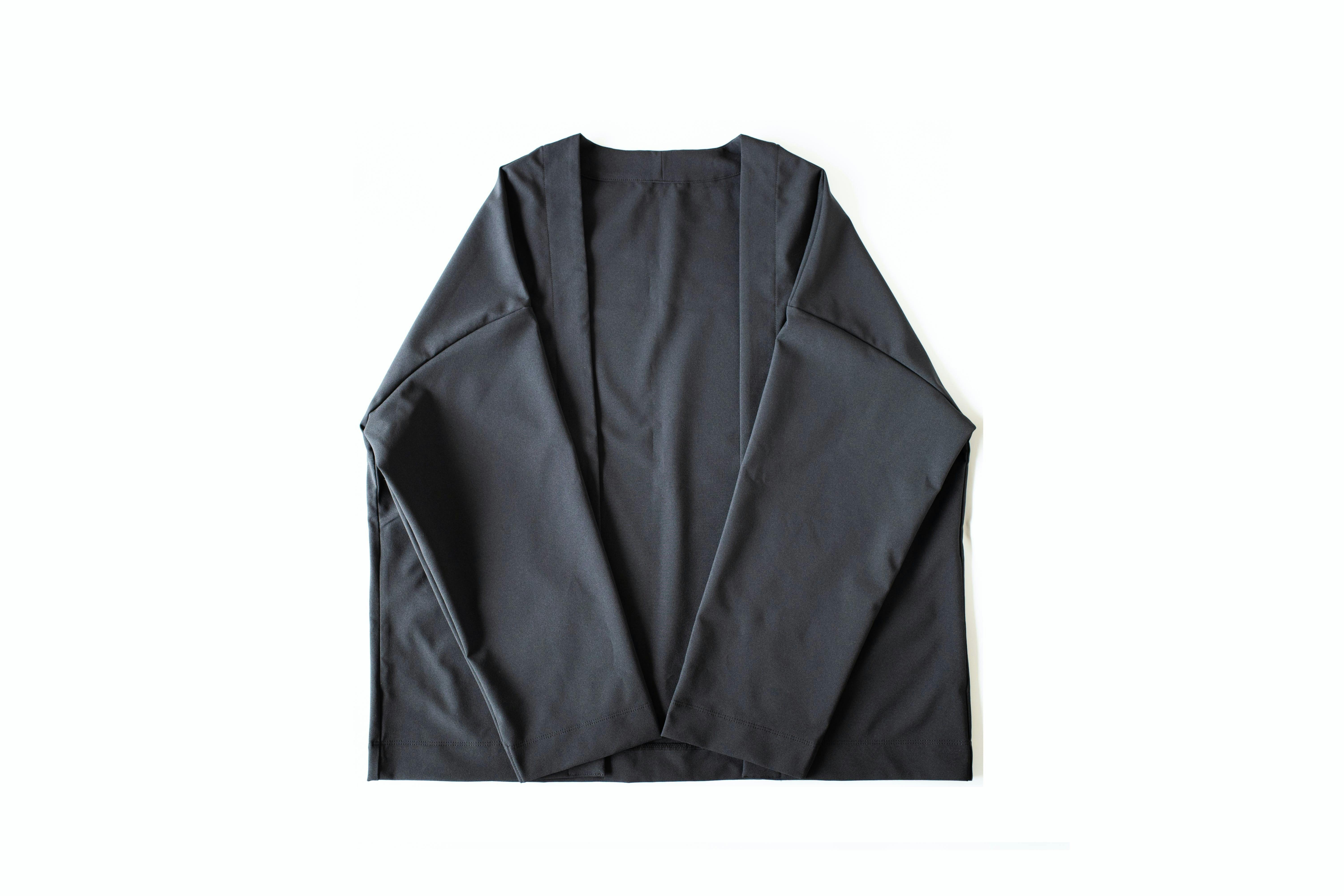 ミニマリストのための 究極にミニマルなジャケット Campfire キャンプファイヤー ミニマリストのための 究極にミニマルなジャケット Campfire キャンプファイヤー