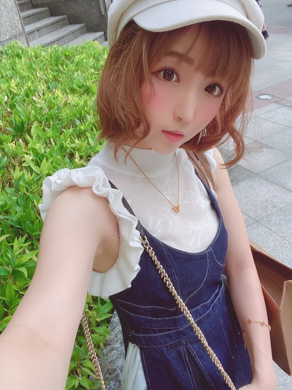佐倉絆本人着用！サイン入りドジャースユニホームとキャップ　チェキ付き セクシータレント「佐倉絆」第二の人生【本気で”ラーメン”起業
