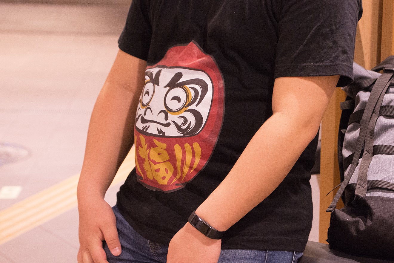 ぽっこりお腹を 隠さず活かす Tシャツブランド Poccot ポコット Campfire キャンプファイヤー