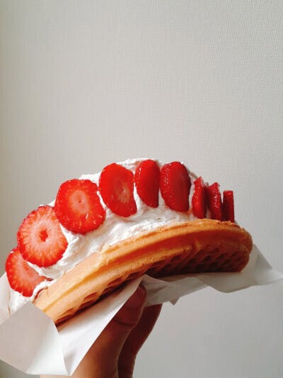 生クリームたっぷりワッフルテイクアウトのお店 Campfire キャンプファイヤー 生クリームたっぷりワッフルテイクアウトのお店 Campfire キャンプファイヤー