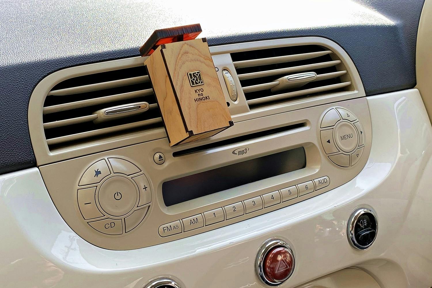 Woodアロマディフューザー 車の中でヒノキ森林浴 Campfire キャンプファイヤー