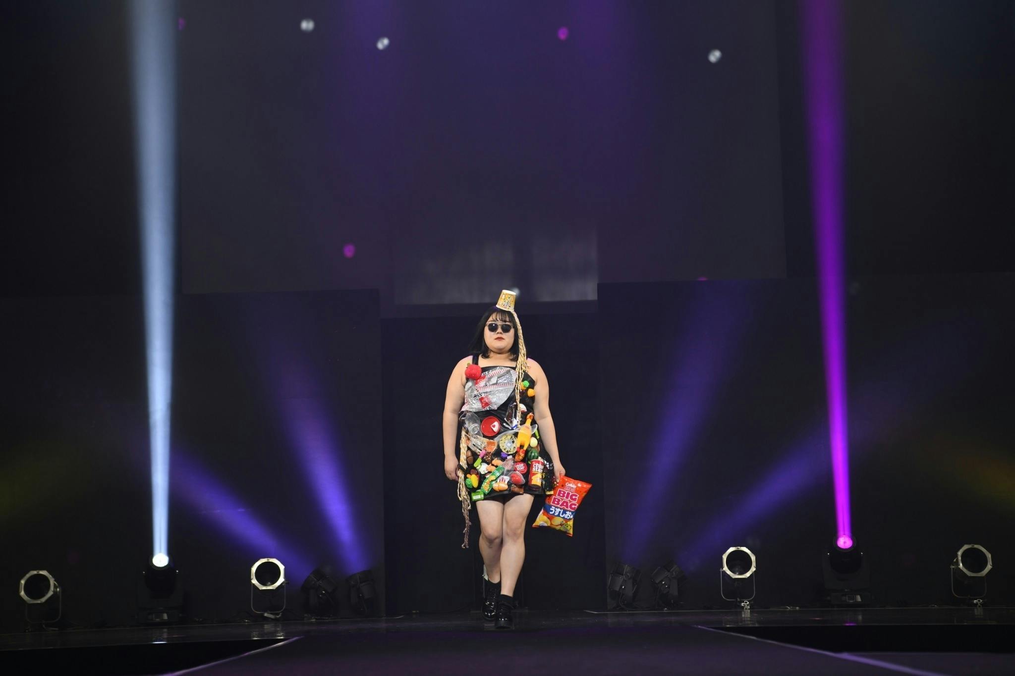 エロ エコで若者に環境問題を発信 Campfire キャンプファイヤー