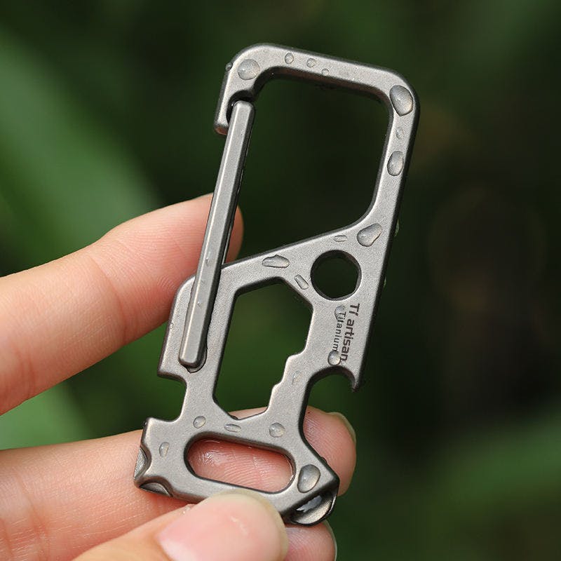 一生モノのチタンとの出会い 多機能純チタンカラビナ Campfire キャンプファイヤー 一生モノのチタンとの出会い 多機能純チタンカラビナ Campfire キャンプファイヤー