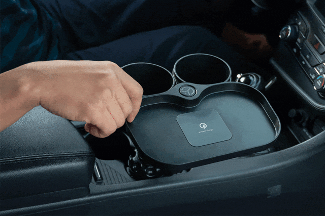 一石三鳥 飲み物収納にテーブル 無線充電 車載用クローバーマルチカップホルダー Campfire キャンプファイヤー 一石三鳥 飲み物収納にテーブル 無線充電 車載用クローバーマルチカップホルダー Campfire キャンプファイヤー