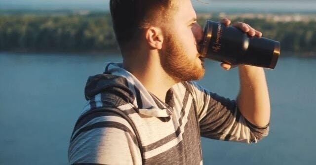 水出しコーヒーを作ってそのまま飲める】粉と水を入れるだけのブリュー