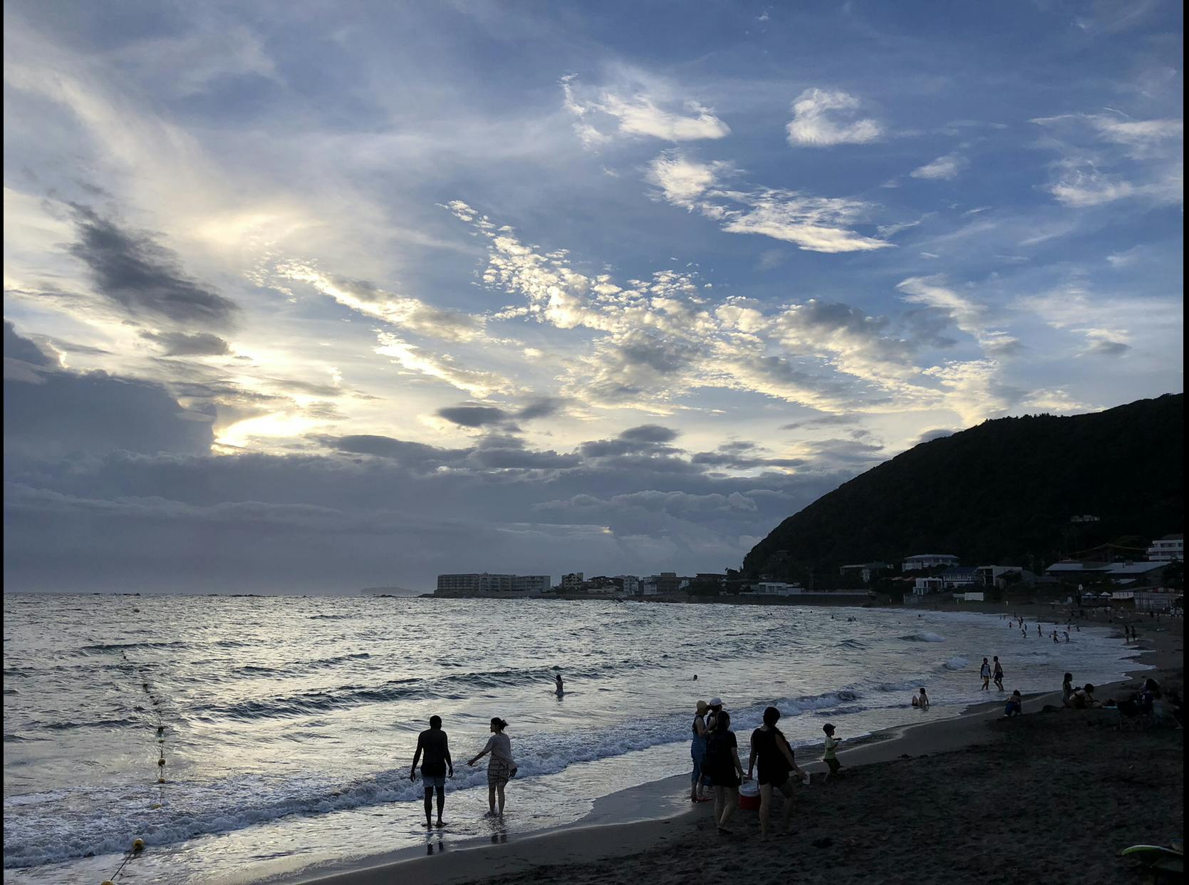 一月の火災で多くを失った 葉山一色海岸 Umigoya海小屋 の新たな出発を応援 Campfire キャンプファイヤー 一月の火災で多くを失った 葉山一色海岸 Umigoya海小屋 の新たな出発を応援 Campfire キャンプファイヤー