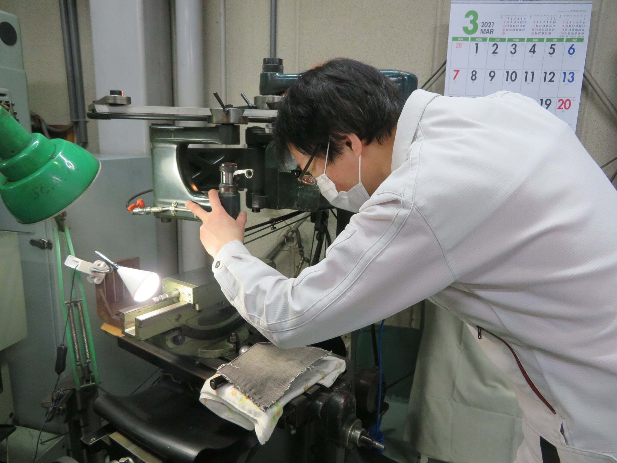 赤坂金型彫刻所 代表 三代目赤坂兵之助 ：日々奮闘中(笑)