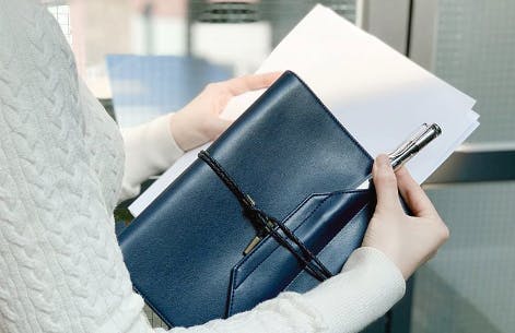 15秒で打ち合わせが始められるほど、必要な道具を収容できる多機能な 