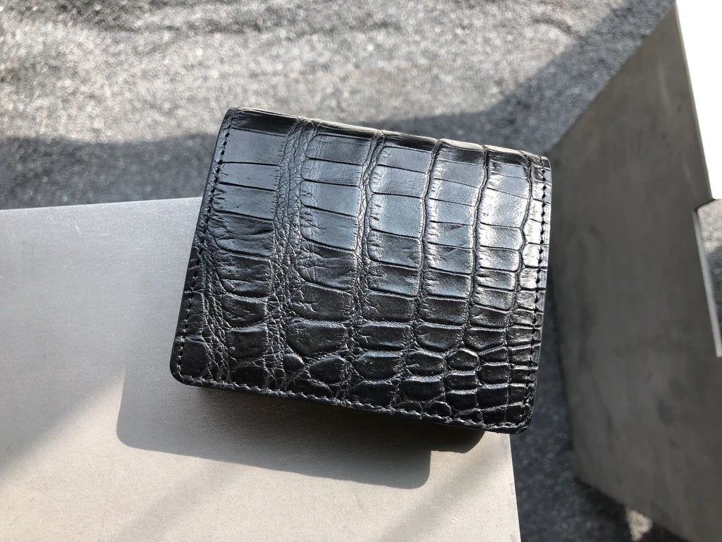 クロコダイル マットクロコ 二つ折り 財布 ウォレット ミニ財布 ミニマル財布 ブラック ヒマラヤ 二つ折り 折財布