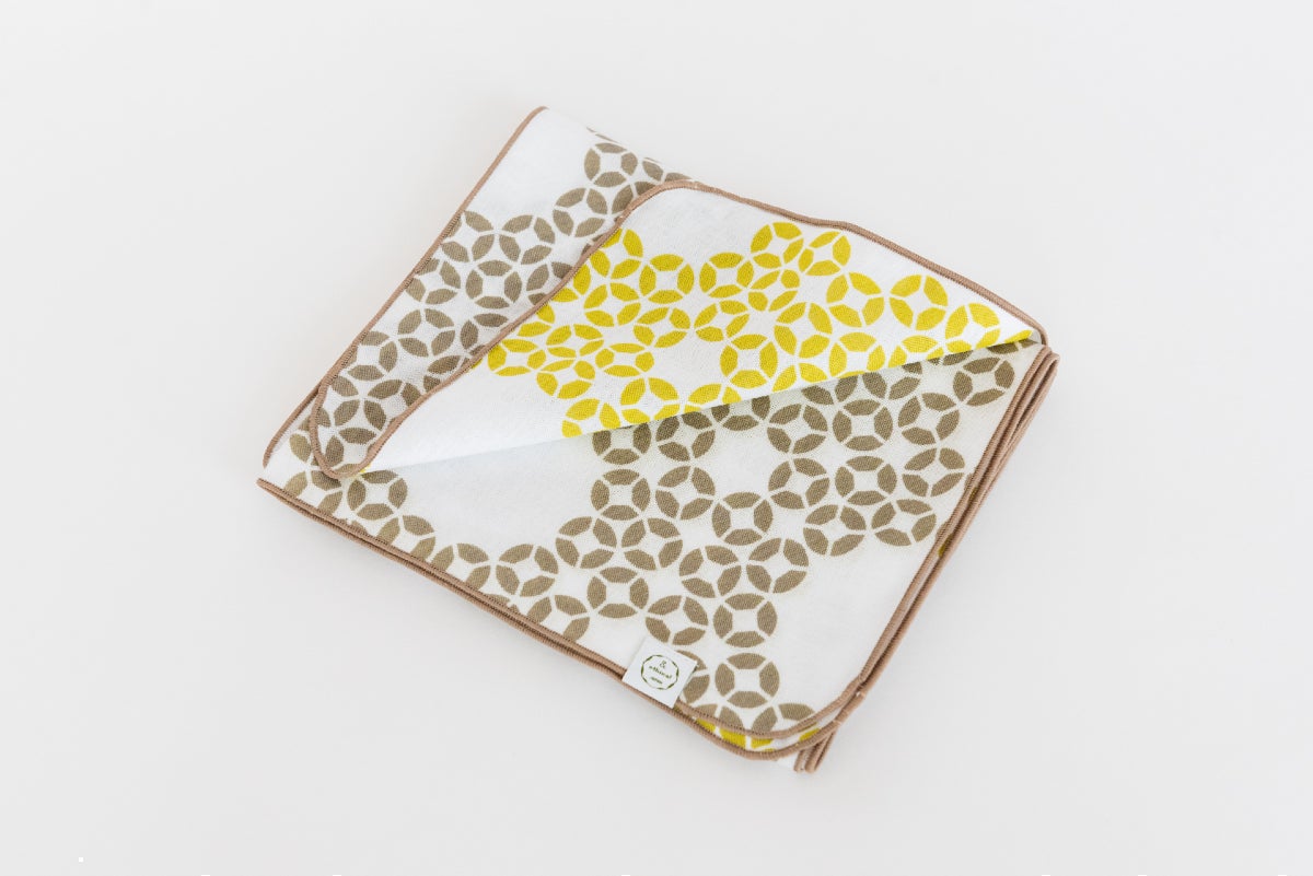 はちみつ（イエロー） × くるみ（ベージュ）