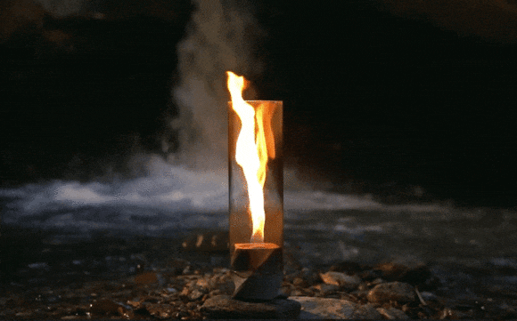 アウトドアで本物の 炎 を飾る ポータブルファイアーランプ Menka メンカ Campfire キャンプファイヤー アウトドアで本物の 炎 を飾る ポータブルファイアーランプ Menka メンカ Campfire キャンプファイヤー