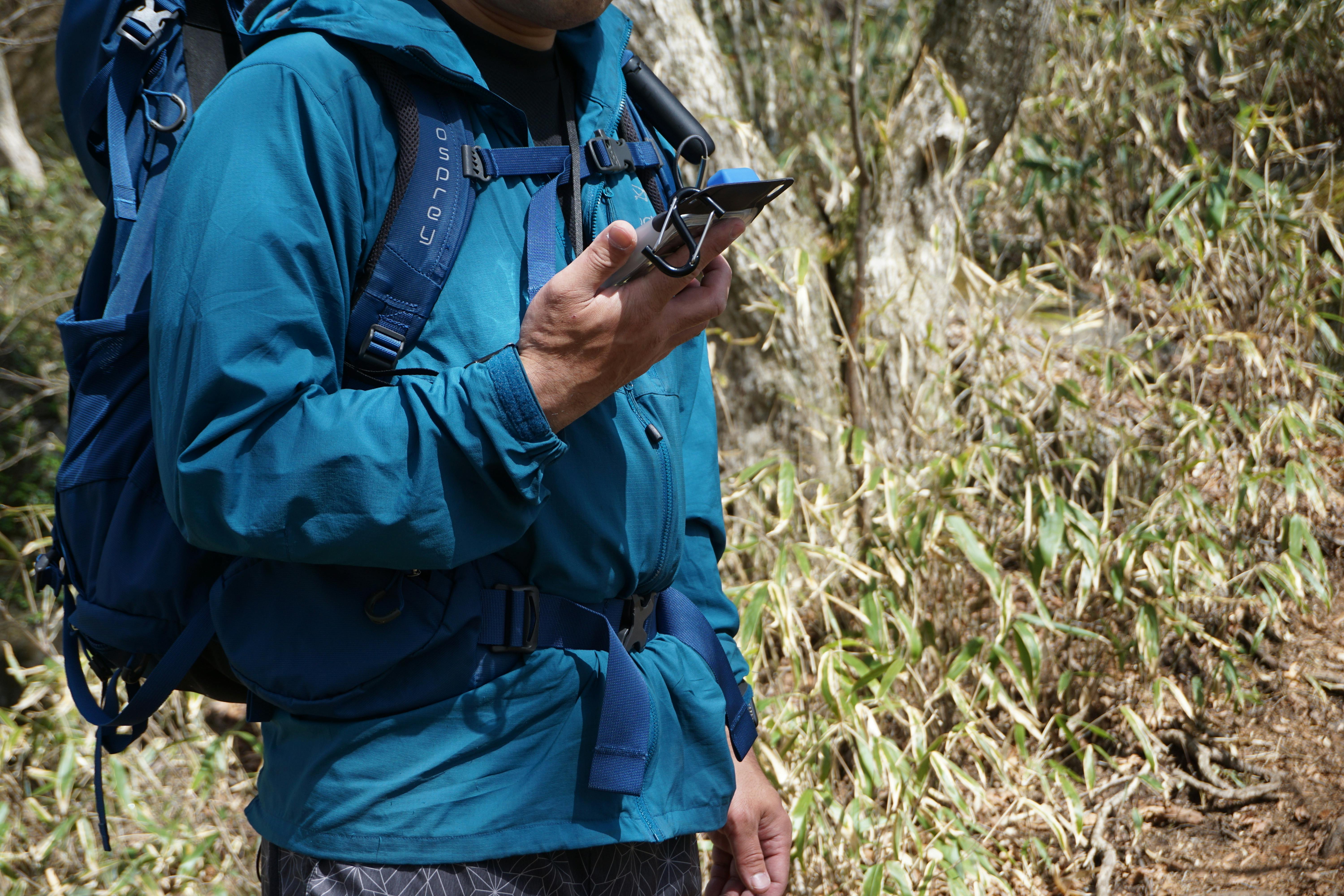 防水仕様で海やプールで大活躍 エアポンプ搭載で操作性抜群のスマホポーチ Campfire キャンプファイヤー