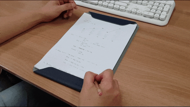 A4裏紙に書いたイカ