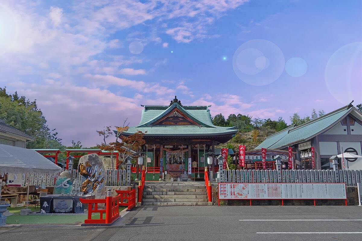 コロナ収束の願いを込めて、現代アートで神社に十二支の絵馬を奉納