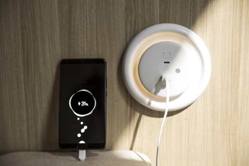太陽光で常に満タン充電！普段使いできる防災グッズLightDisc |Solar