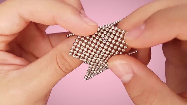 欧米で100万個突破のデスクトイspeks スペックス 大人のストレス解消に Campfire キャンプファイヤー 欧米で100万個突破のデスクトイspeks スペックス 大人のストレス解消に Campfire キャンプファイヤー