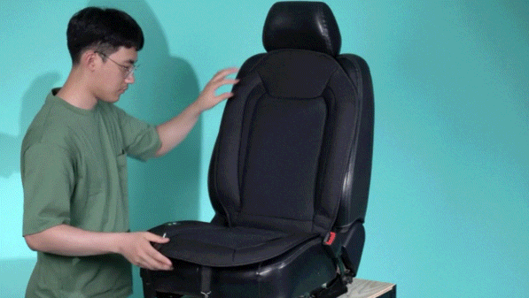 冷却ジェルと８つのファンで暑い夏のカーシートを涼しく爽やかに シートクーラー Campfire キャンプファイヤー