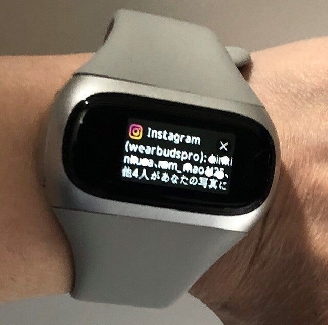 2秒で使用開始！完全ワイヤレスイヤホンとスマートウォッチの融合