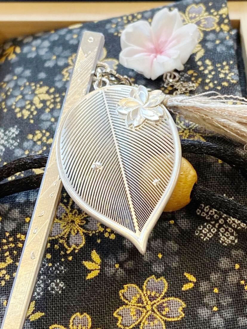 [cocur] SAKURAかんざしと黒地に金糸の桜のかんざし袋