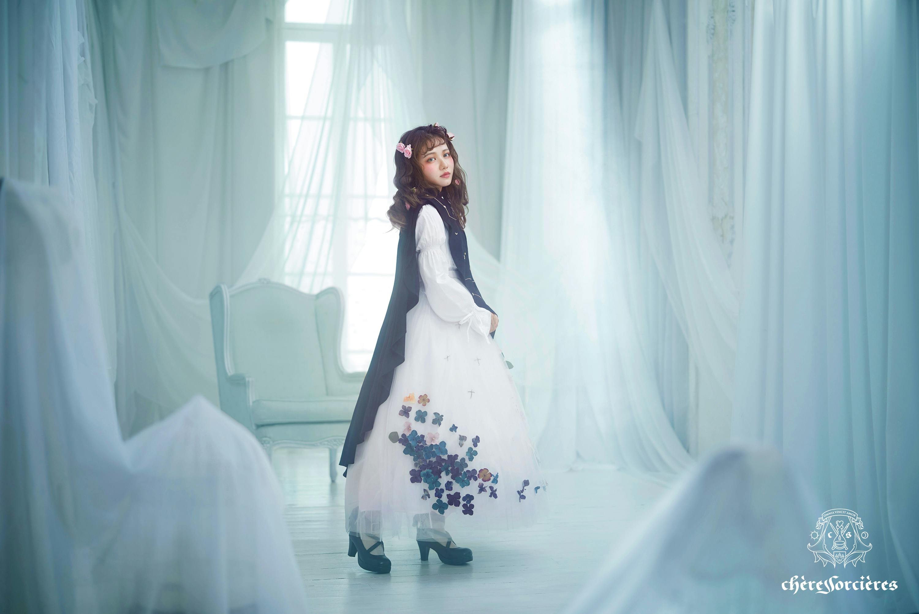 ねこ助 魔女コスメ 美女と野獣 の魔女イメージのアイシャドウを商品化したい Campfire キャンプファイヤー ねこ助 魔女コスメ 美女と野獣 の魔女イメージのアイシャドウを商品化したい Campfire キャンプファイヤー