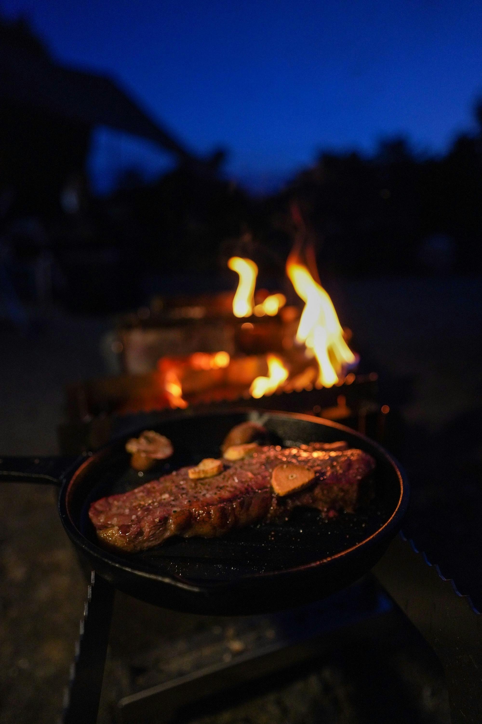 持ち運べるオーブン焚火台 iron oven（アイアンオーブン） - CAMPFIRE