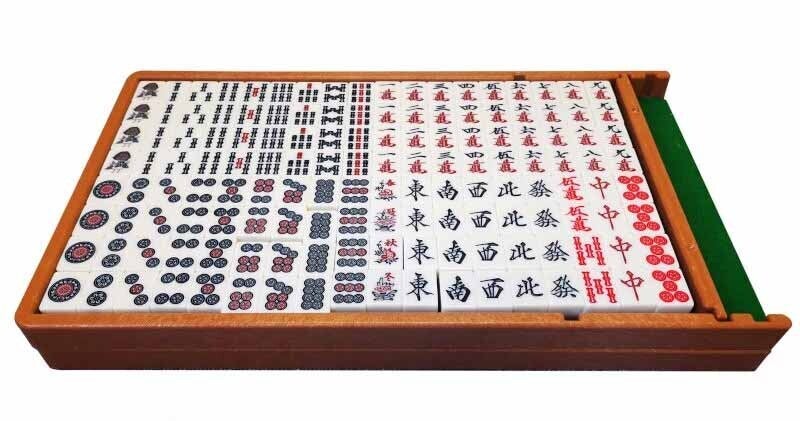 日本仕様 新たな[全自動麻雀卓]が上陸！ 点数デジタル表示機能付き