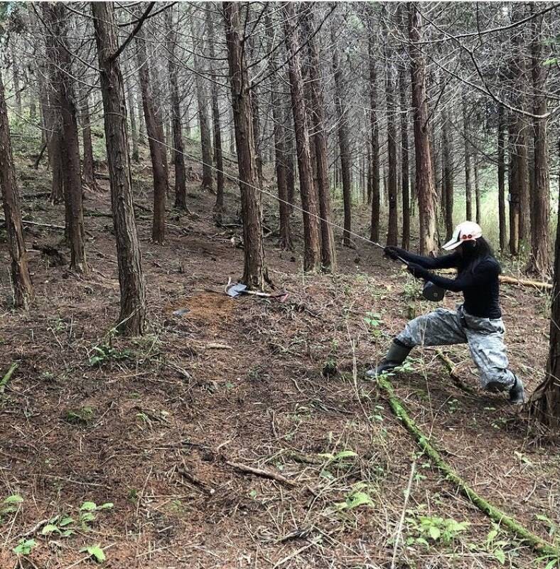 狩猟用わなを仕掛ける