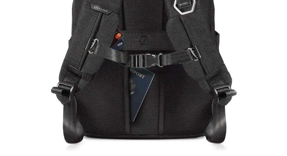 背負ったままにスグに取り出し 収納可能 3階層構造リュック Horizon Campfire キャンプファイヤー 背負ったままにスグに取り出し 収納可能 3階層構造リュック Horizon Campfire キャンプファイヤー