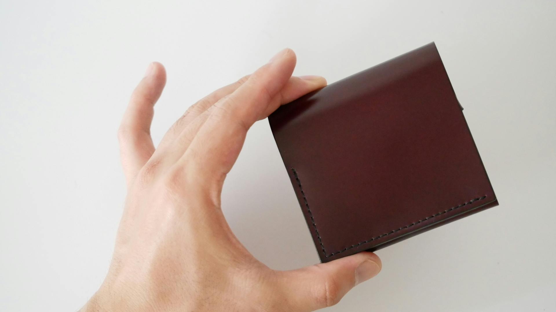 折り財布史上最薄、最小に挑んだコードバン財布「usuha3」 - CAMPFIRE 