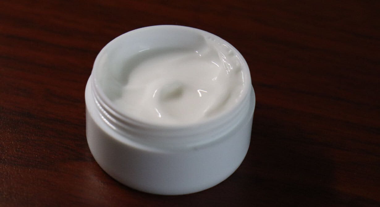 犬好きのあなたへ 犬好きが考える理想のハンドクリームを作りました Campfire キャンプファイヤー 犬好きのあなたへ 犬好きが考える理想のハンドクリームを作りました Campfire キャンプファイヤー