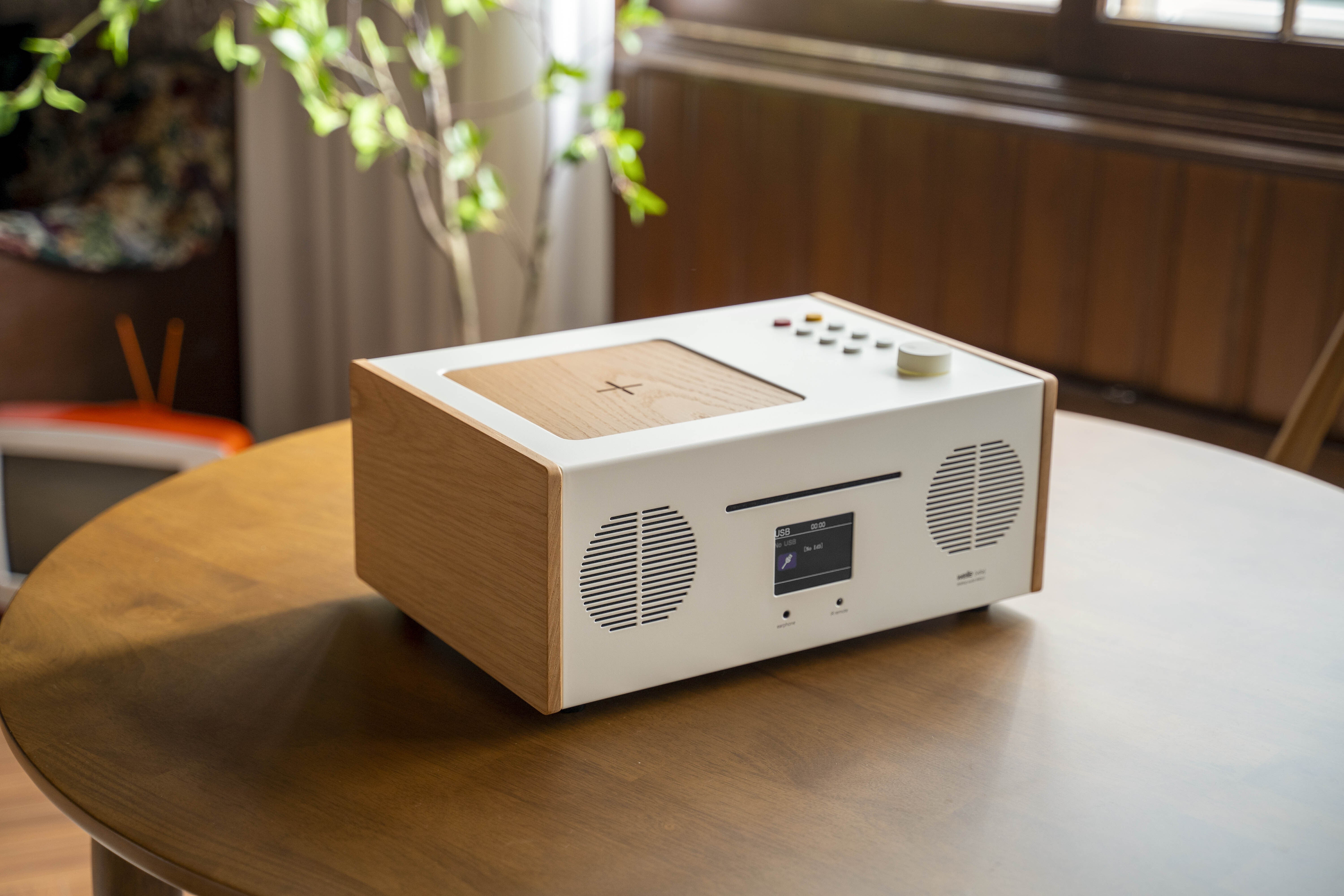 美しい響きそして美しいデザイン、welleデスクトップ型オーディオW401D