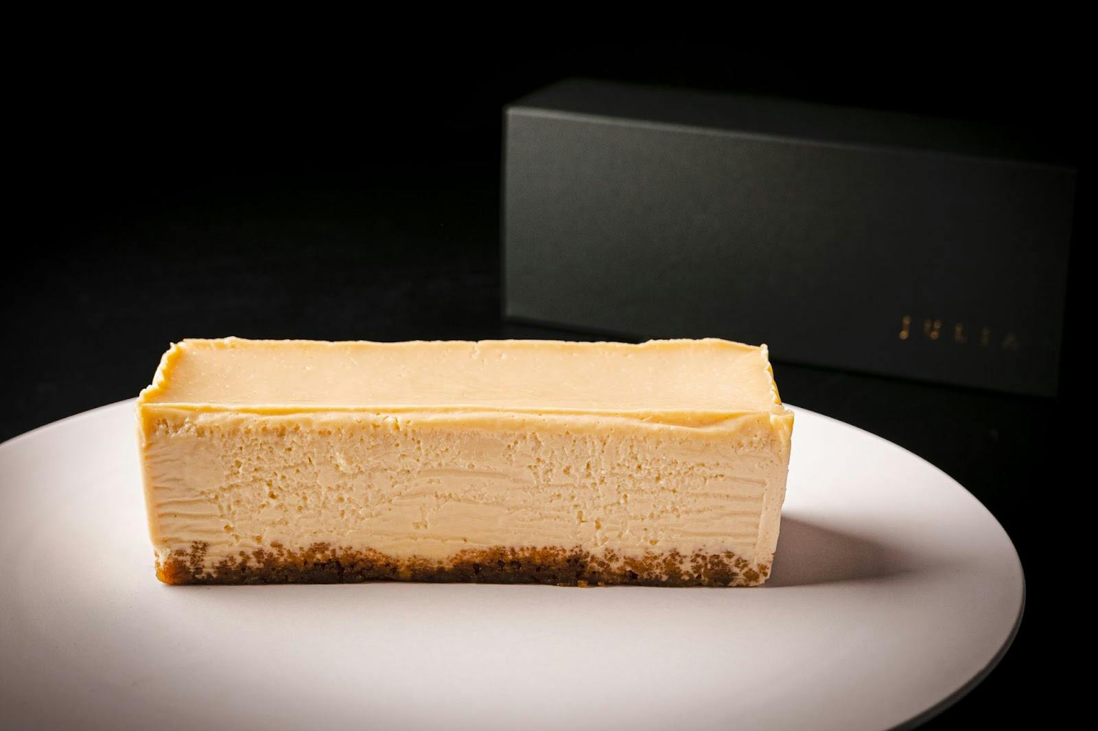 外苑前のレストラン Julia が 大人専用 ピスタチオチーズケーキを限定販売 Campfire キャンプファイヤー 外苑前のレストラン Julia が 大人専用 ピスタチオチーズケーキを限定販売 Campfire キャンプファイヤー