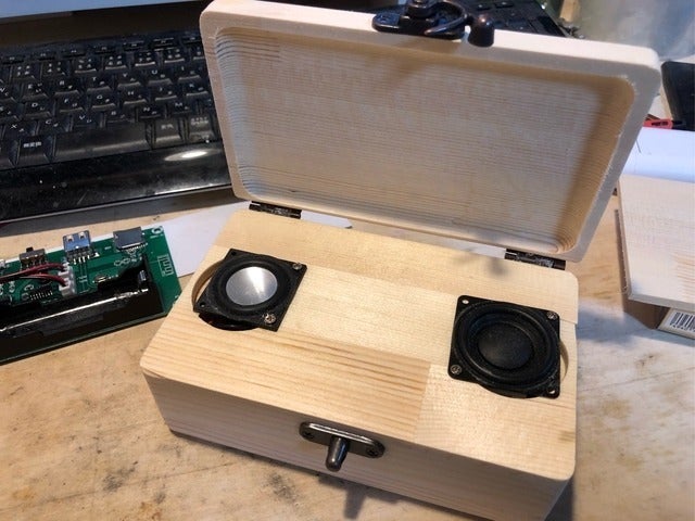 スピーカー