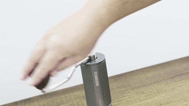 驚くほど軽い力で豆が挽ける 朝の贅沢コーヒーを簡単に楽しむ Discovery Campfire キャンプファイヤー 驚くほど軽い力で豆が挽ける 朝の贅沢コーヒーを簡単に楽しむ Discovery Campfire キャンプファイヤー