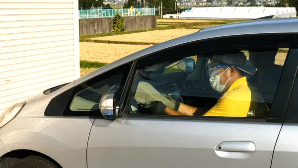 車のヘッドレストに簡単装着 指でつまめる脱出用ハンマー Shinobi Campfire キャンプファイヤー 車のヘッドレストに簡単装着 指でつまめる脱出用ハンマー Shinobi Campfire キャンプファイヤー