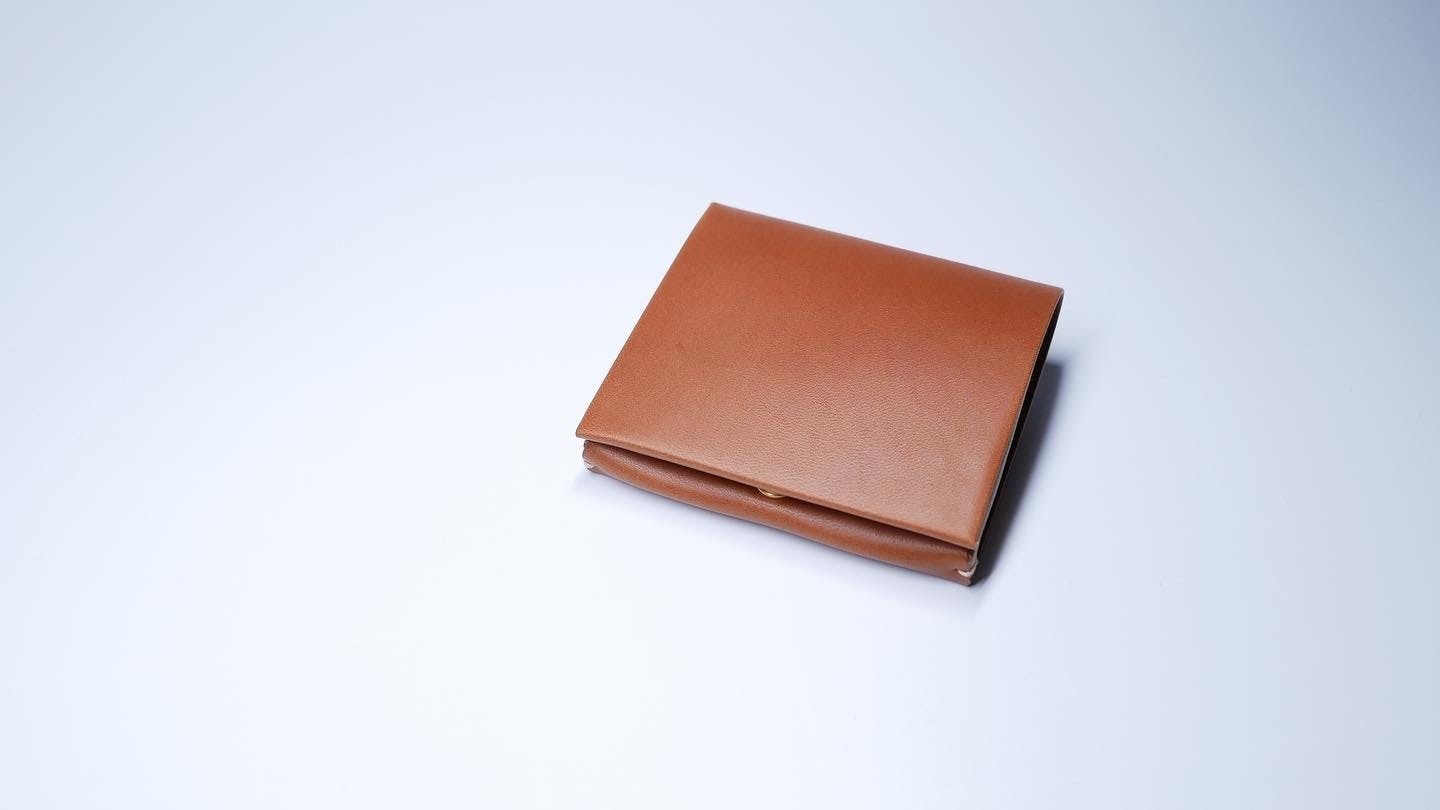 最小限界に挑んだ二つ折り財布：usuha-mini smooth ver - CAMPFIRE 