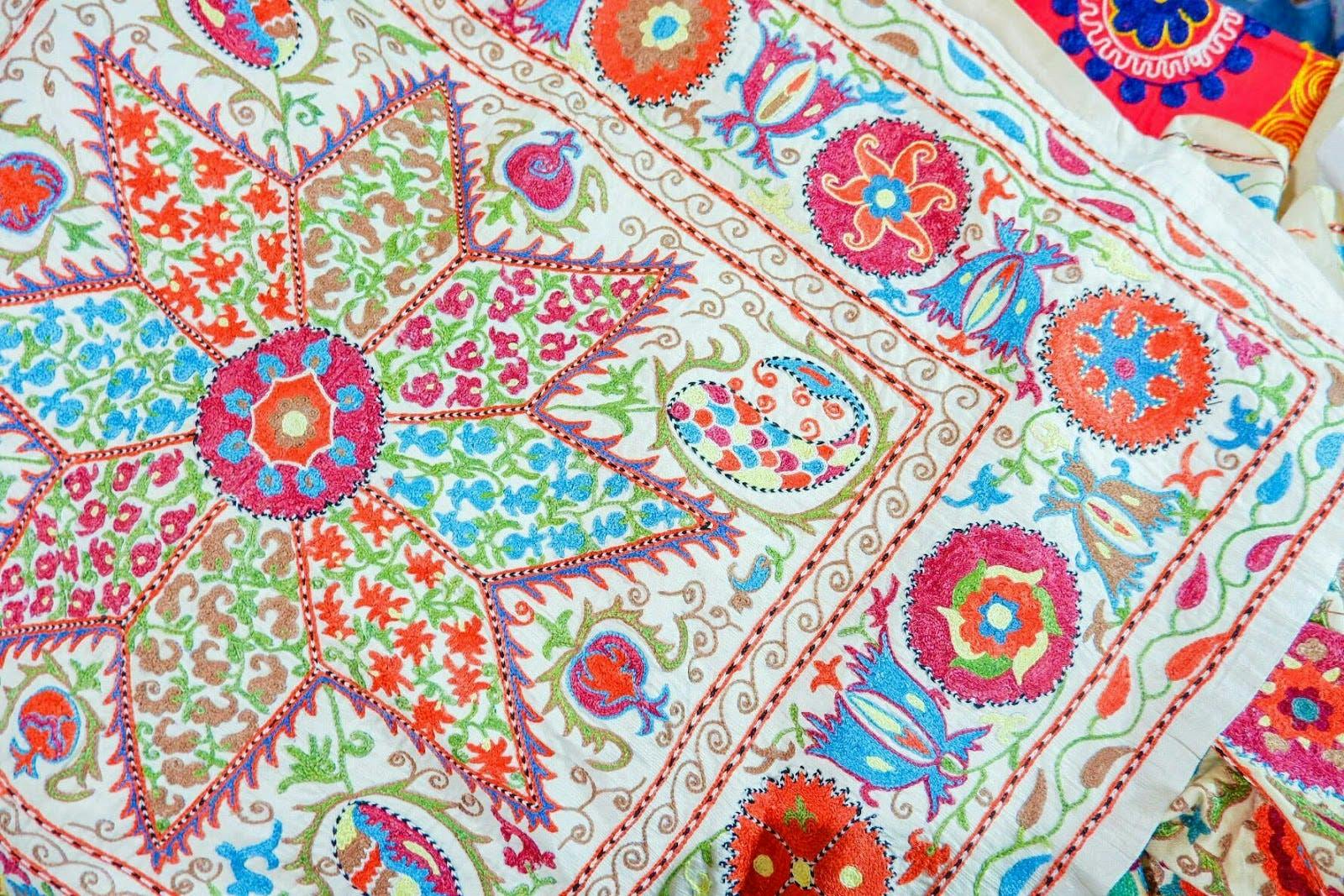 #ウズベキスタン の#スザニ刺繍 です。スザニ刺繍