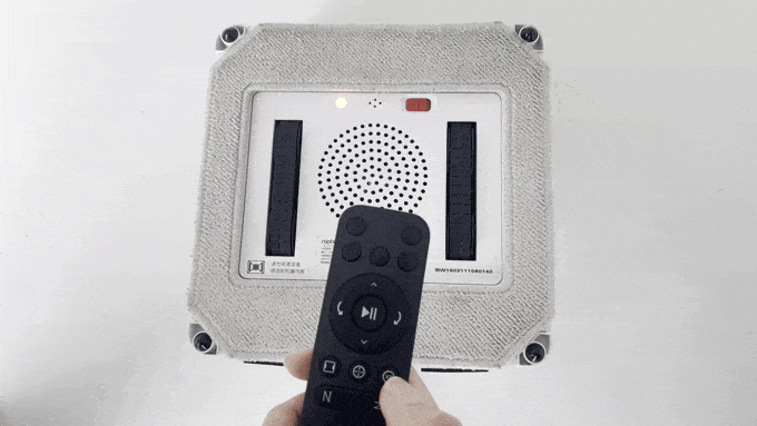 自動で窓がきれいになる!床や壁にも使える掃除ロボット「rophier」