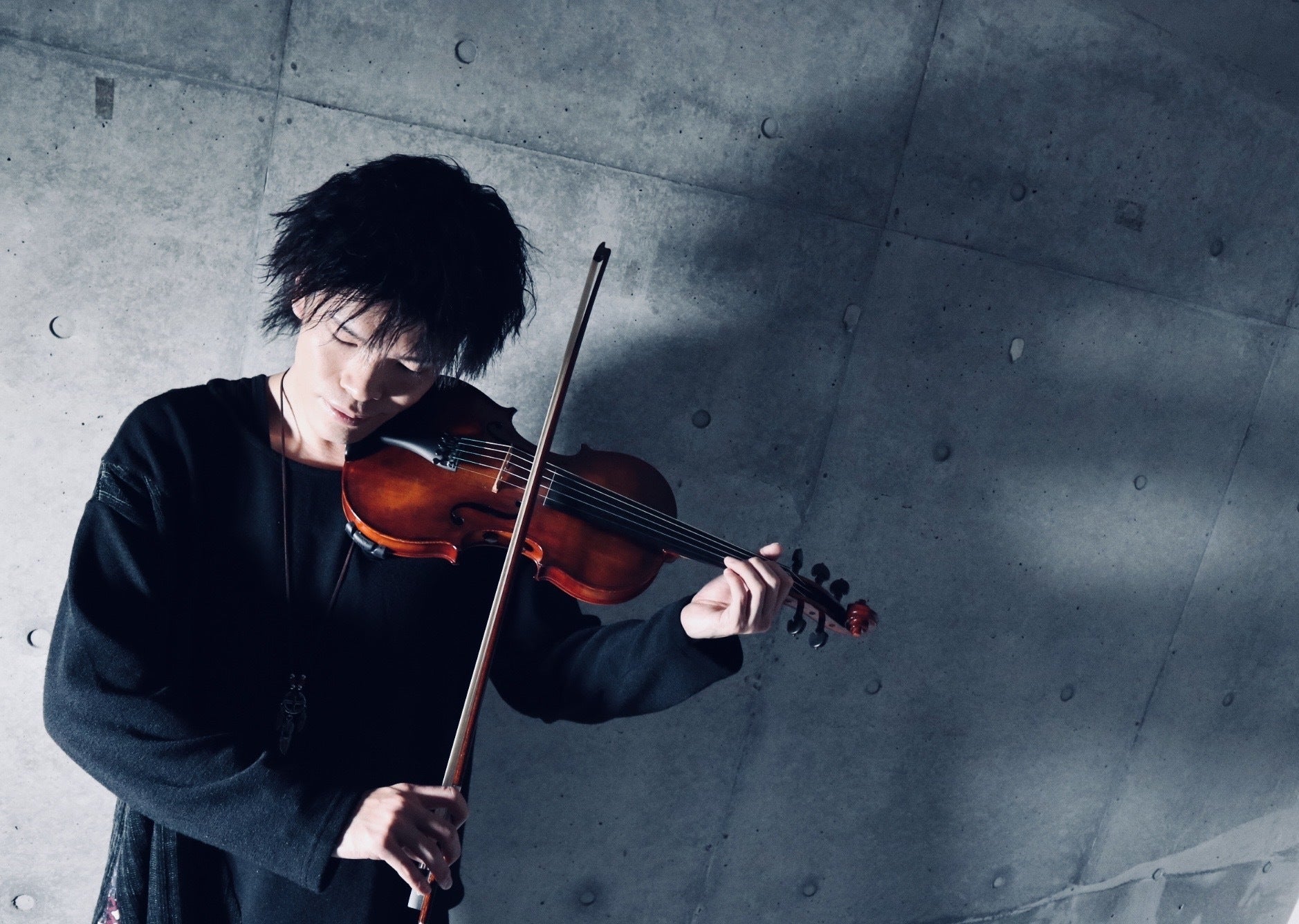 クロノスプロジェクト】400年先の銘器を作りたい！時を翔ける5弦