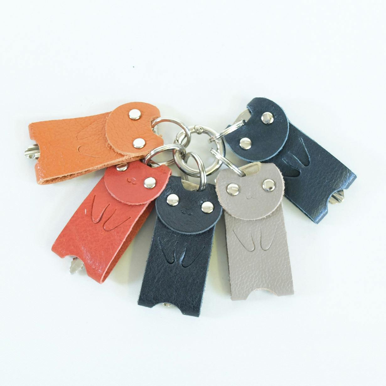 おしゃれでかわいい猫型キーカバー!「カギ守猫」