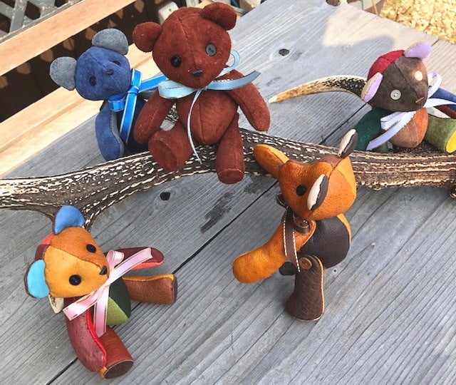 手触り抜群！癒される♪サスティナブルな鹿革で手作りのクマの