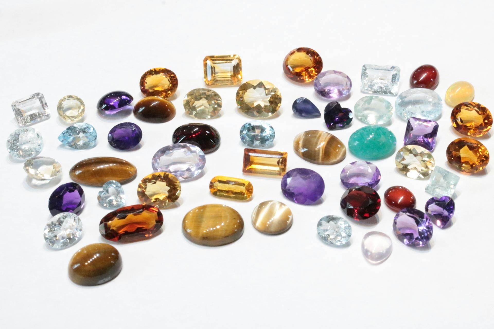 宝石を好きになるきっかけは宝石瓶から たくさんの宝石に出会えるチャンスです Campfire キャンプファイヤー 宝石を好きになるきっかけは宝石瓶から たくさんの宝石に出会えるチャンスです Campfire キャンプファイヤー