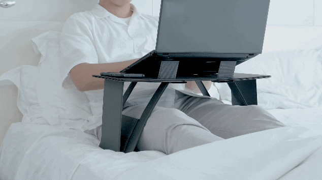 ベッドやソファでも作業快適 広々デスク一体型のpcスタンド 折りたたみ収納可 Campfire キャンプファイヤー ベッドやソファでも作業快適 広々デスク一体型のpcスタンド 折りたたみ収納可 Campfire キャンプファイヤー