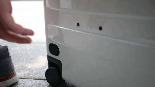 米国クラウド売り上げ1.4億円!近未来の「スマート・キャリーケース」