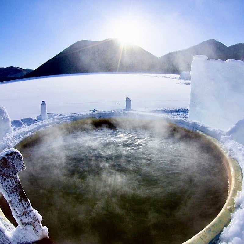 大雪山国立公園 しかりべつ湖コタン名物＜氷上露天風呂＞の浴槽新設に