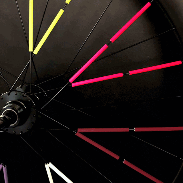 【反射板で夜道を安全に】フランス発 360度明るく光る自転車用リフレクター - CAMPFIRE (キャンプファイヤー)